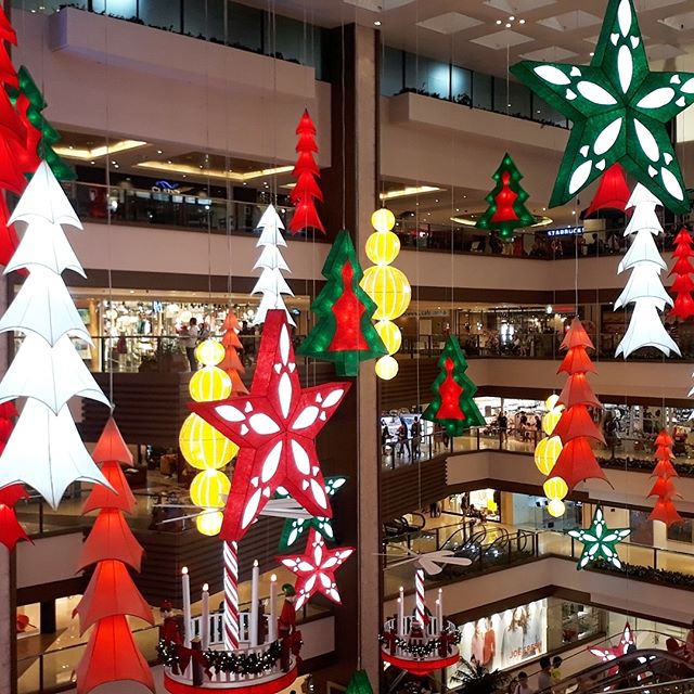 Classic red, green, and white Christmas decors in Shangri-La Plaza