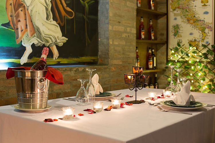 Romantic Package in Galileo Enoteca, with 3 course meal and romantic set up