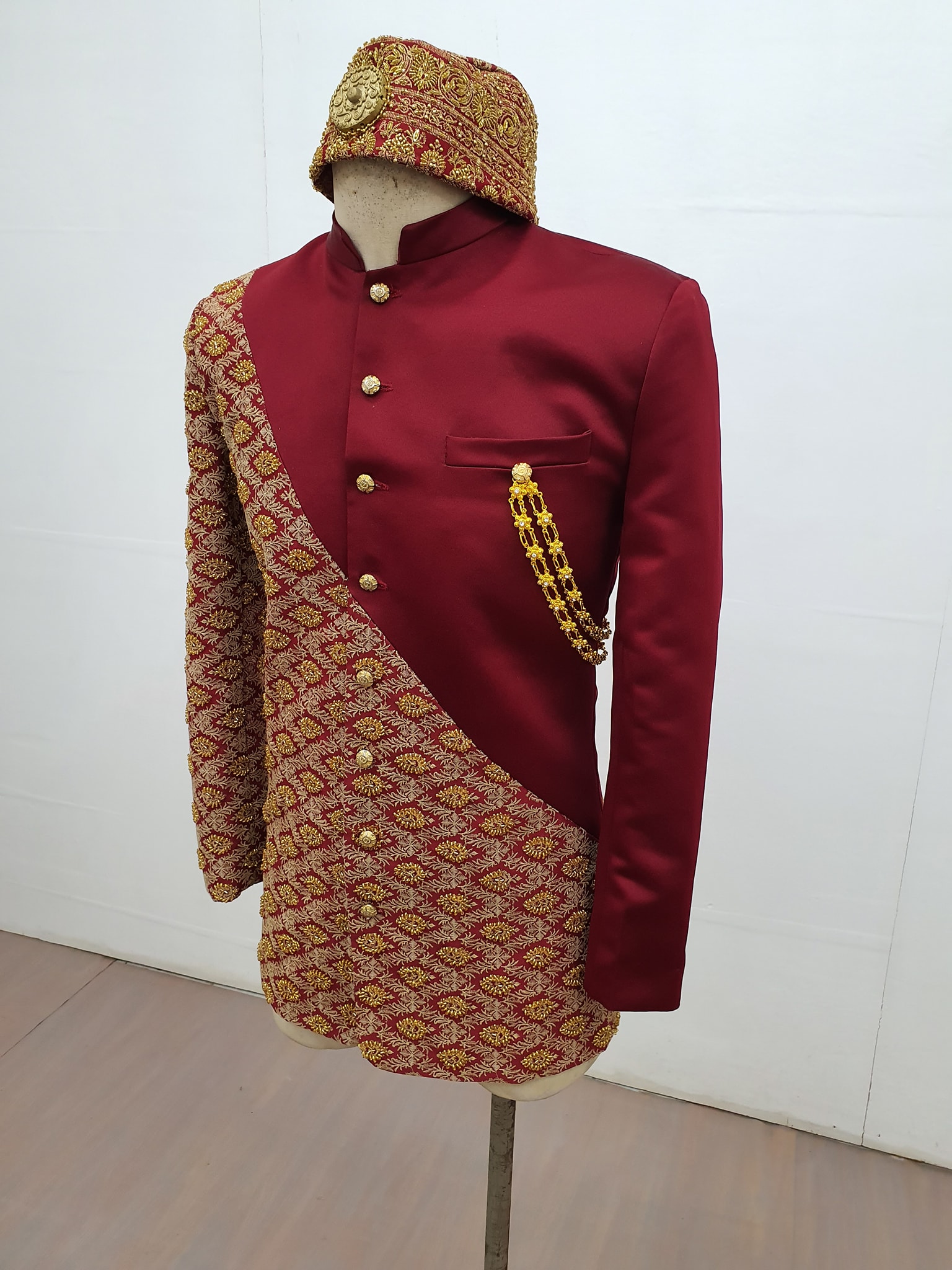 Bai Rihan Mangudadatu Sakaluran - Al-shadat Hassan Abdurajak's red royal suit