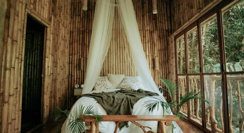 Treehouse hotels - Treehouse de Valentine