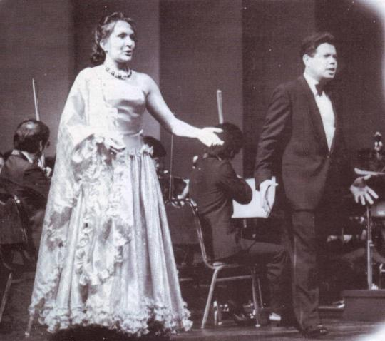 Manila Metropolitan Theater -Nelly Miricioiu with Filipino tenor Frankie Aseniero in 1984