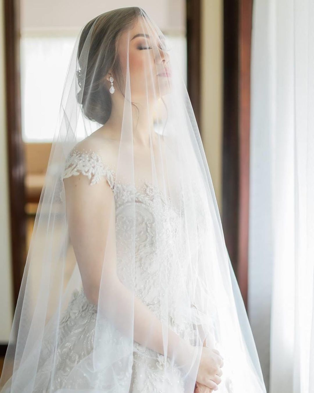 Philippines weddings - white gown
