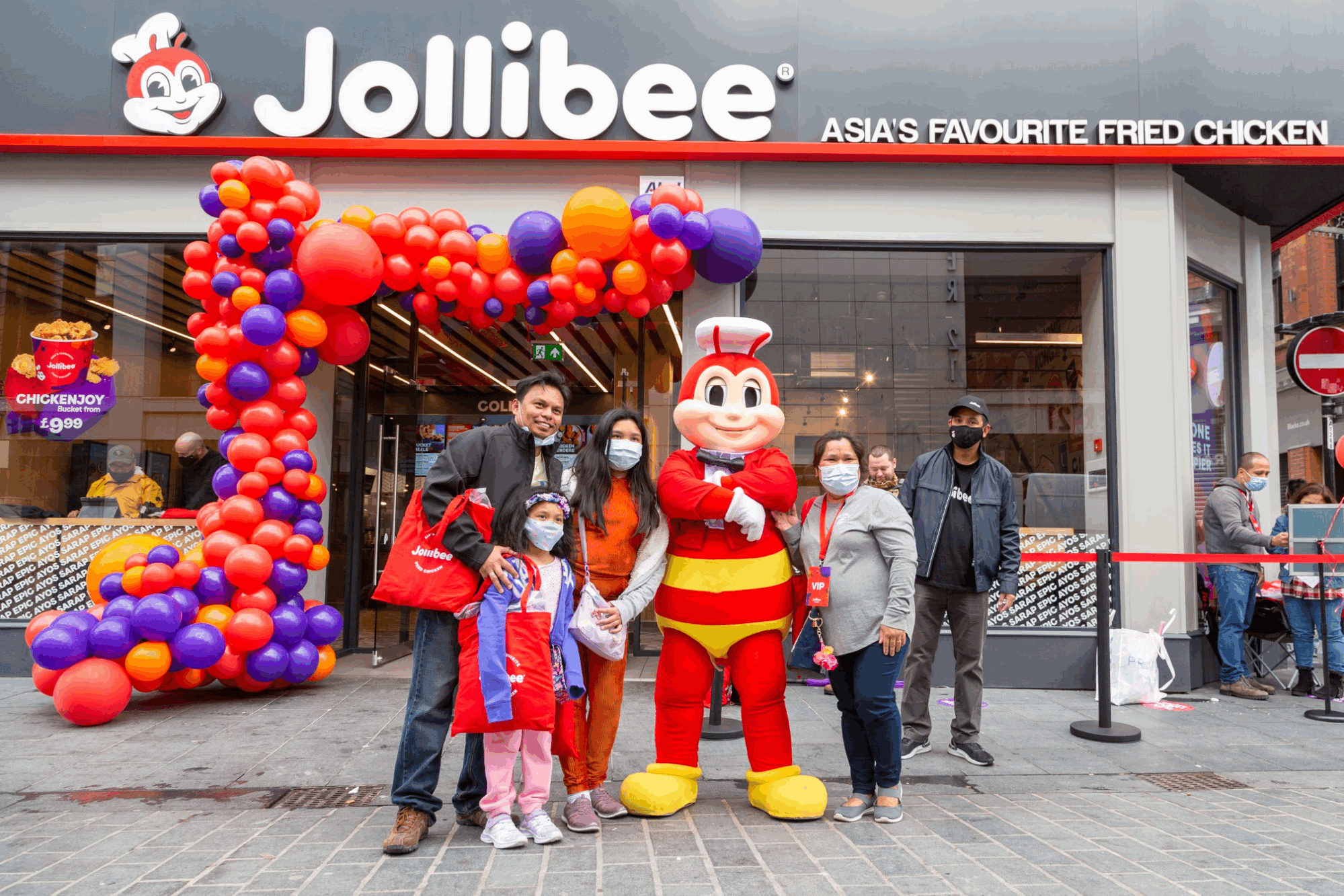 Jollibee McDonald's Philippines vaccinate employees - Jollibee