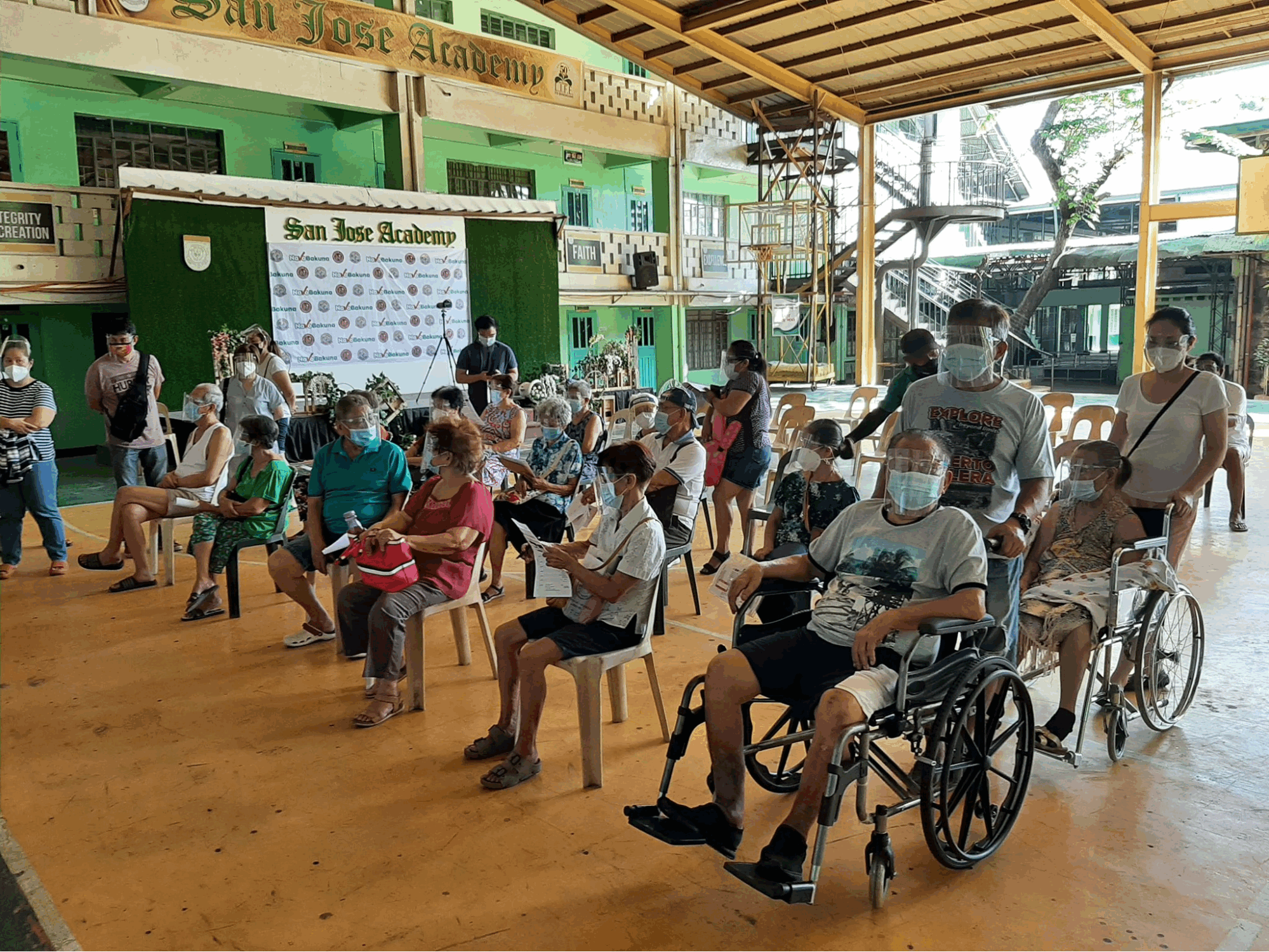 Metro Manila vaccinating senior citizens 