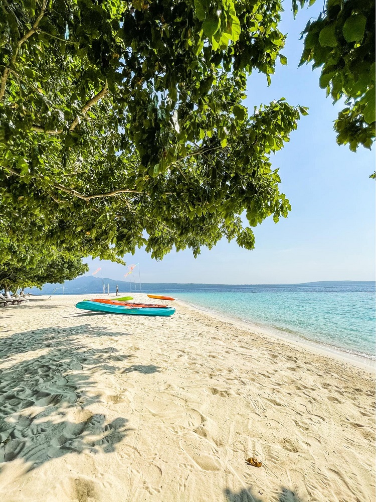 white sand beaches in the philippines - buenavista island beach