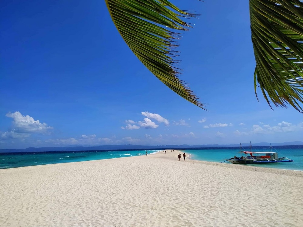 white sand beaches in the philippines - kaglanggaman island