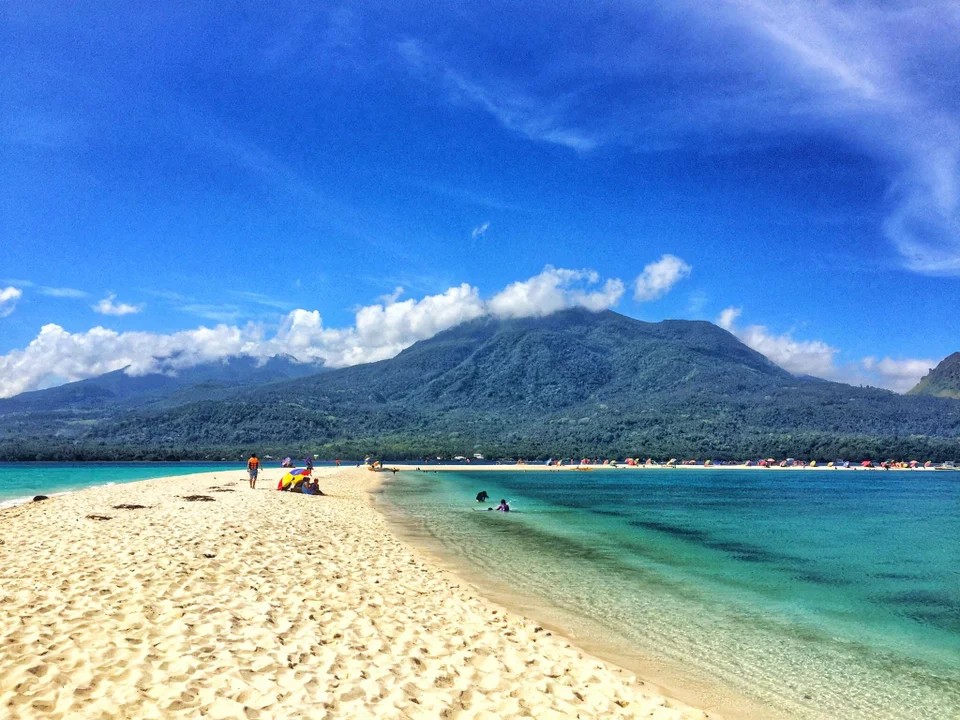 white sand beaches in the philippines - white island camaguin