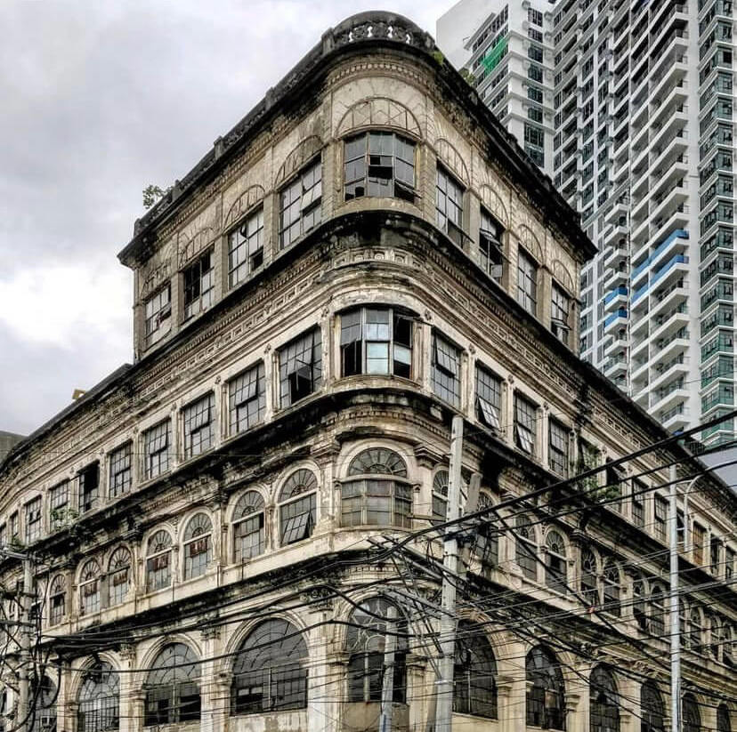 Binondo Food Crawl Monuments - El Hogar Filipino Building