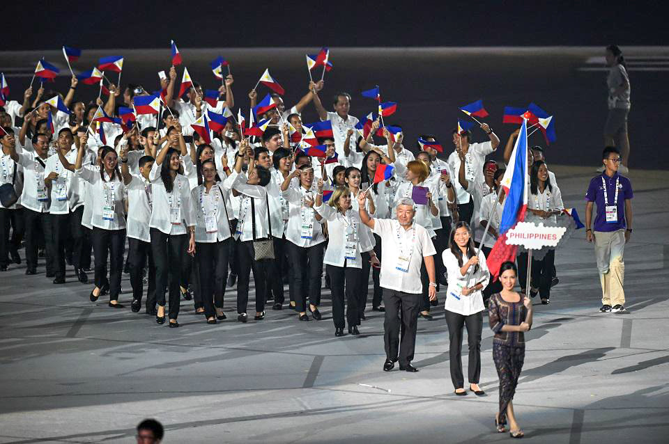 alyssa valdez - 2015 sea games flagbearer