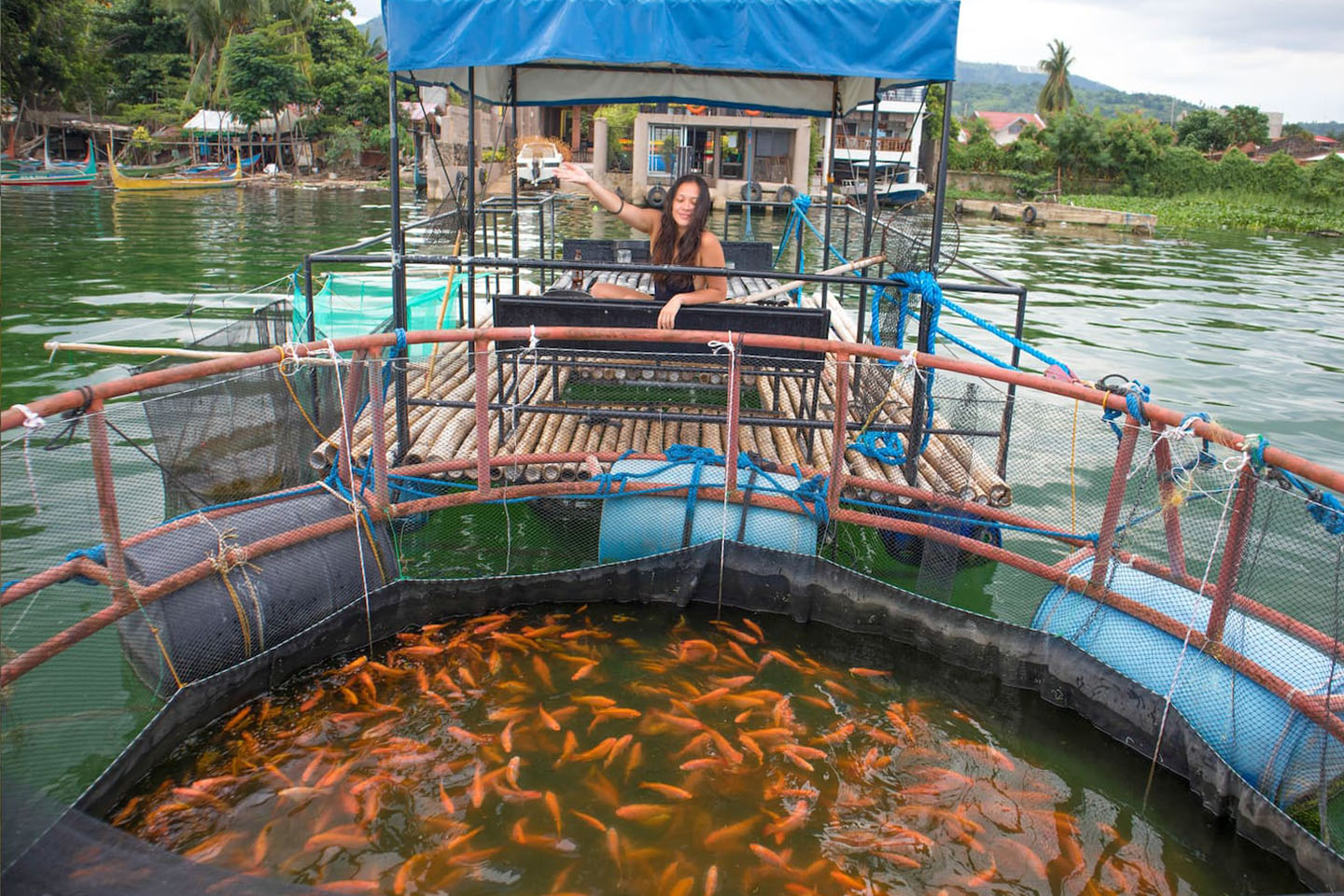 Airbnbs in Batangas - Beautiful Lake House fish farm