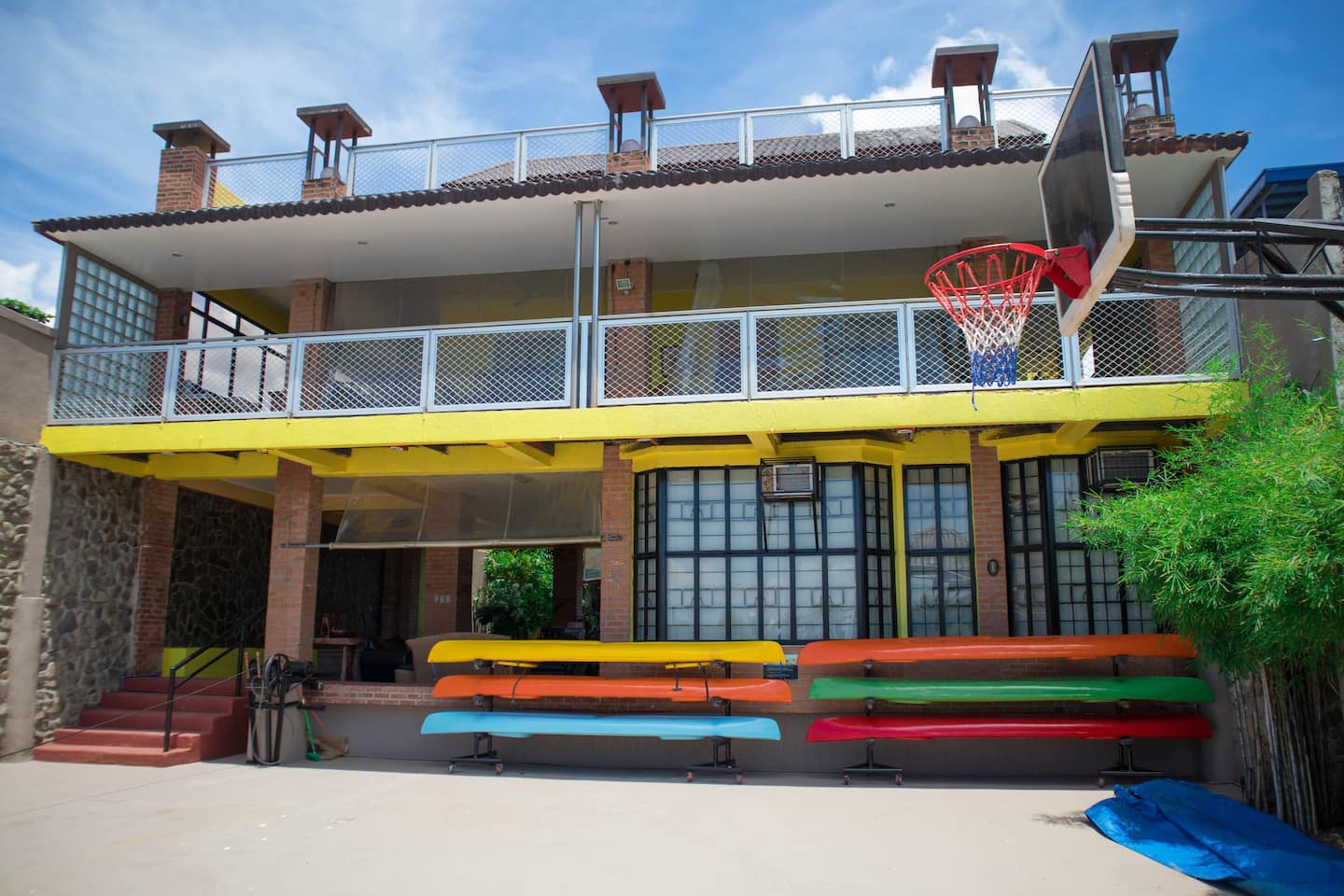 Airbnbs in Batangas - Beautiful Lake House