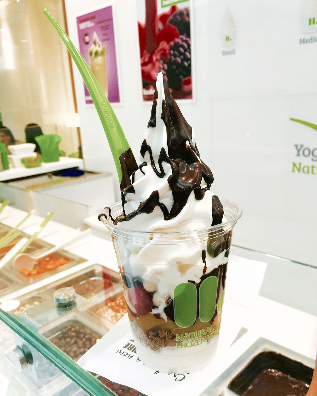 Yogurt shops Manila - llaollao 