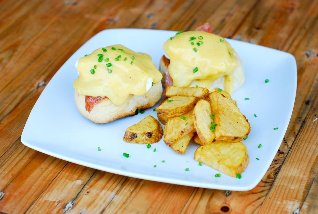 makati city restaurants filipino food - eggs benedict