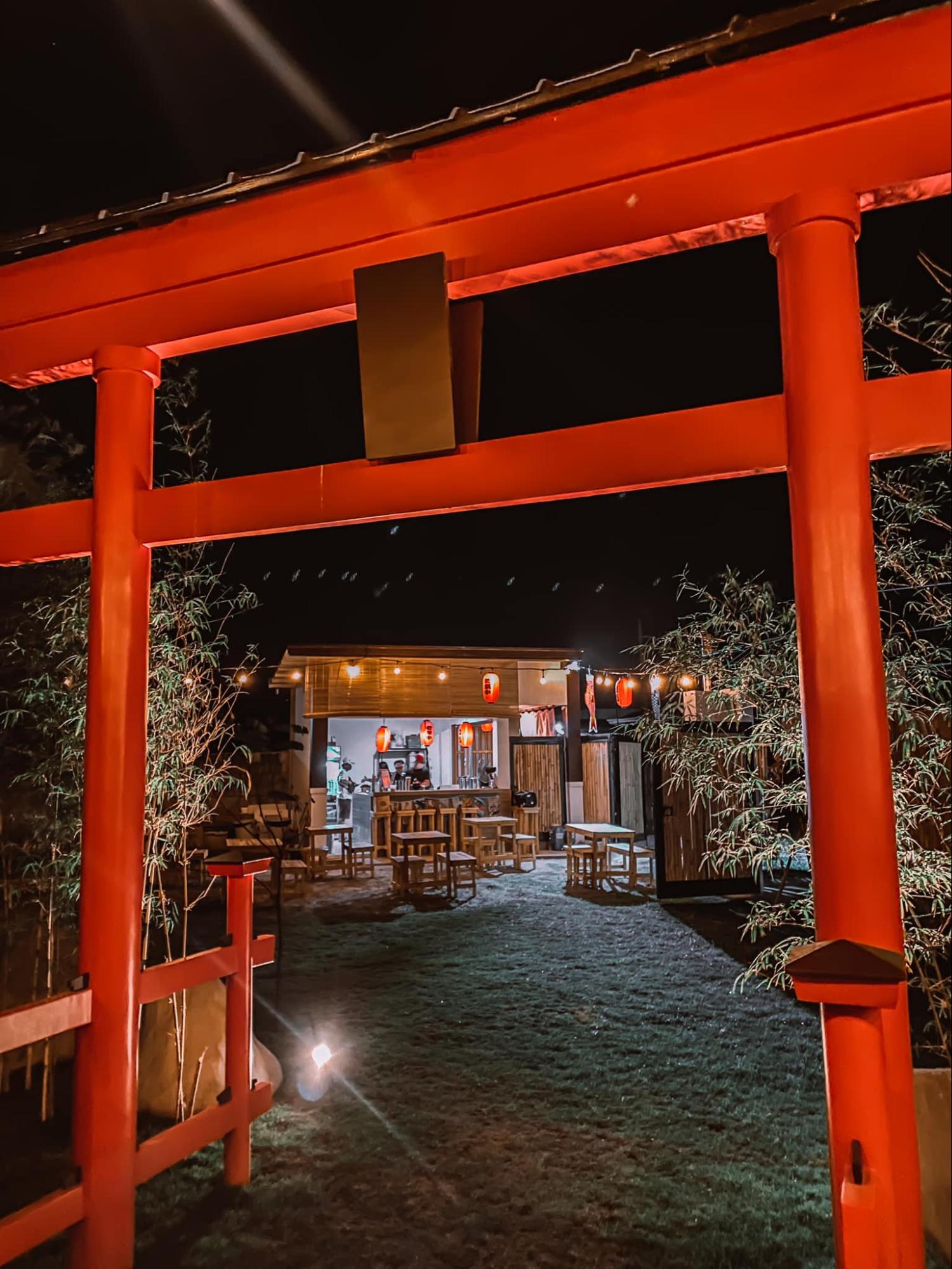 torii gate entrance to Wabi Sabi Ramen Bar