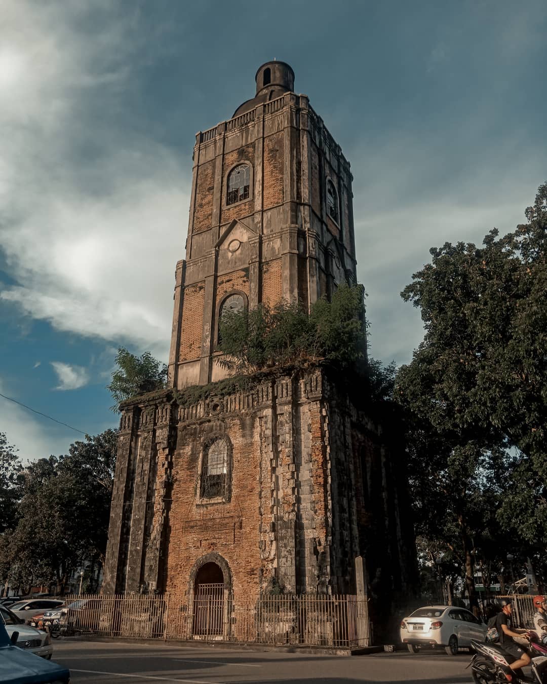 things to do in iloilo - jaro belfry