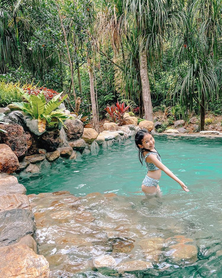 Aranya Resort in Bulacan - stone pool