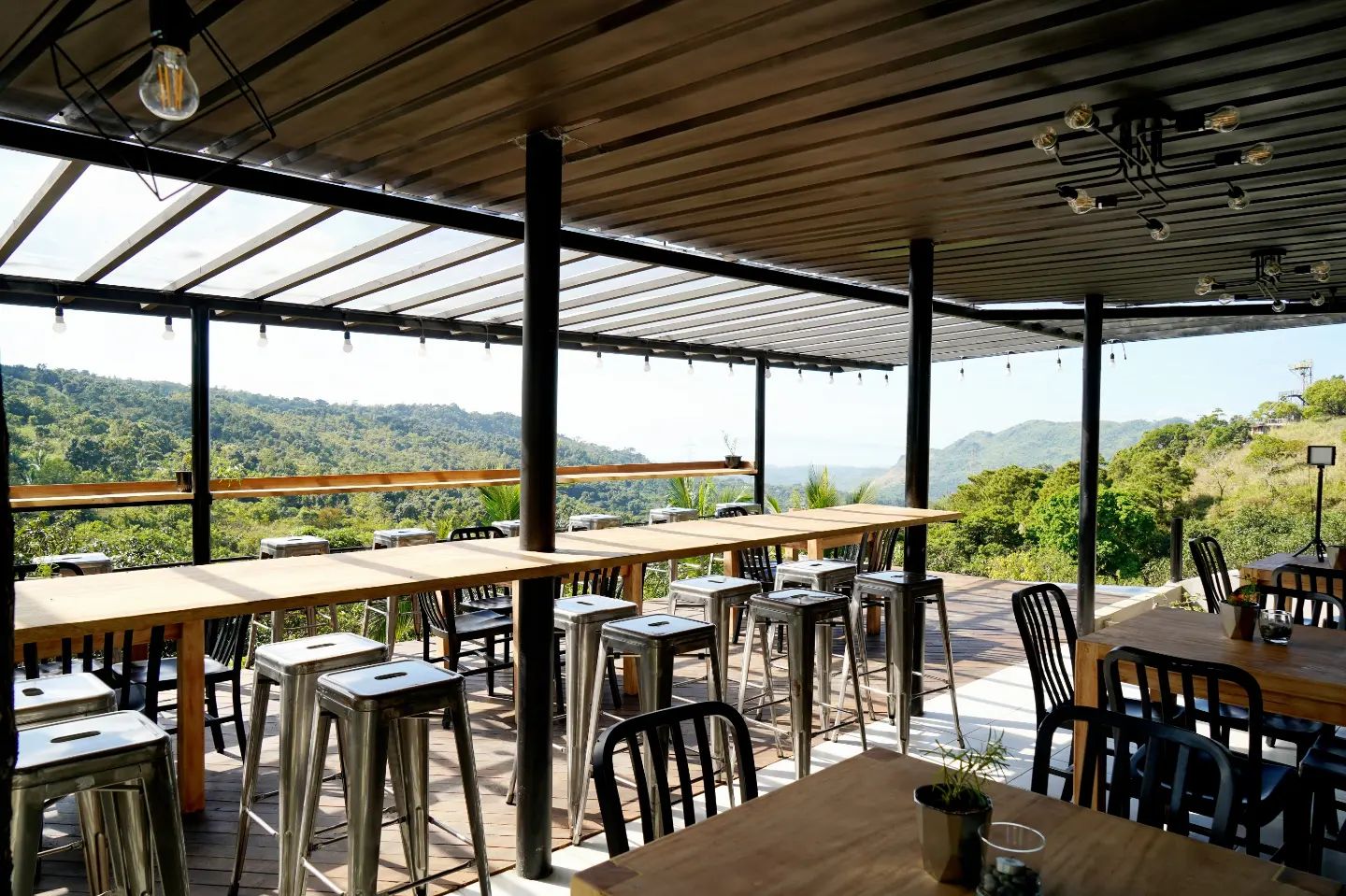 Midoriyama Ramen Bistro in Rizal - inside the restaurant