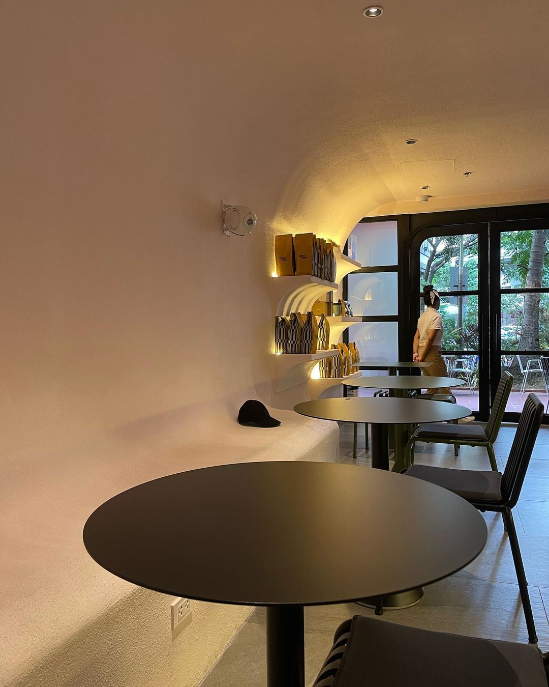 Deuces Coffee - minimalist interior