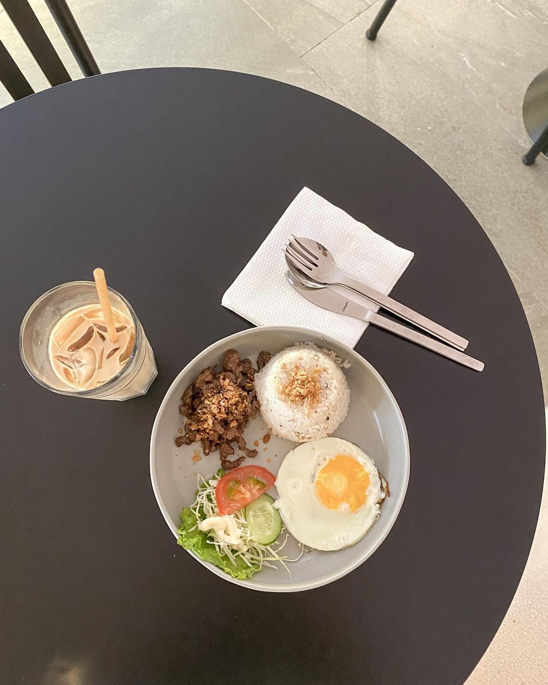 Deuces Coffee - tapsilog