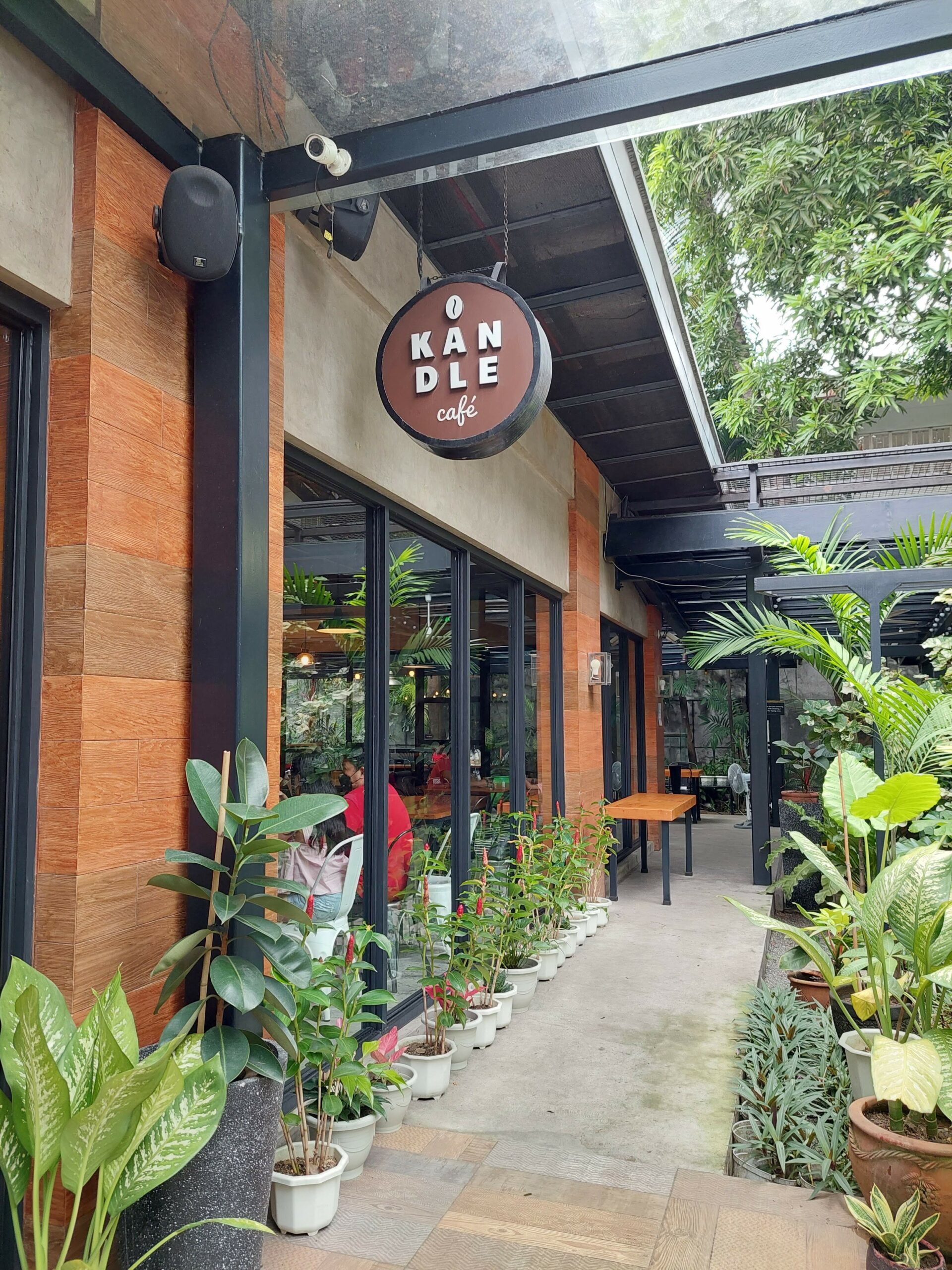 Pet-Friendly Cafes In Metro Manila - Kandle Cafe