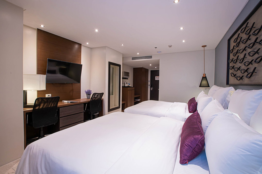 makati city hotels - coro hotel room