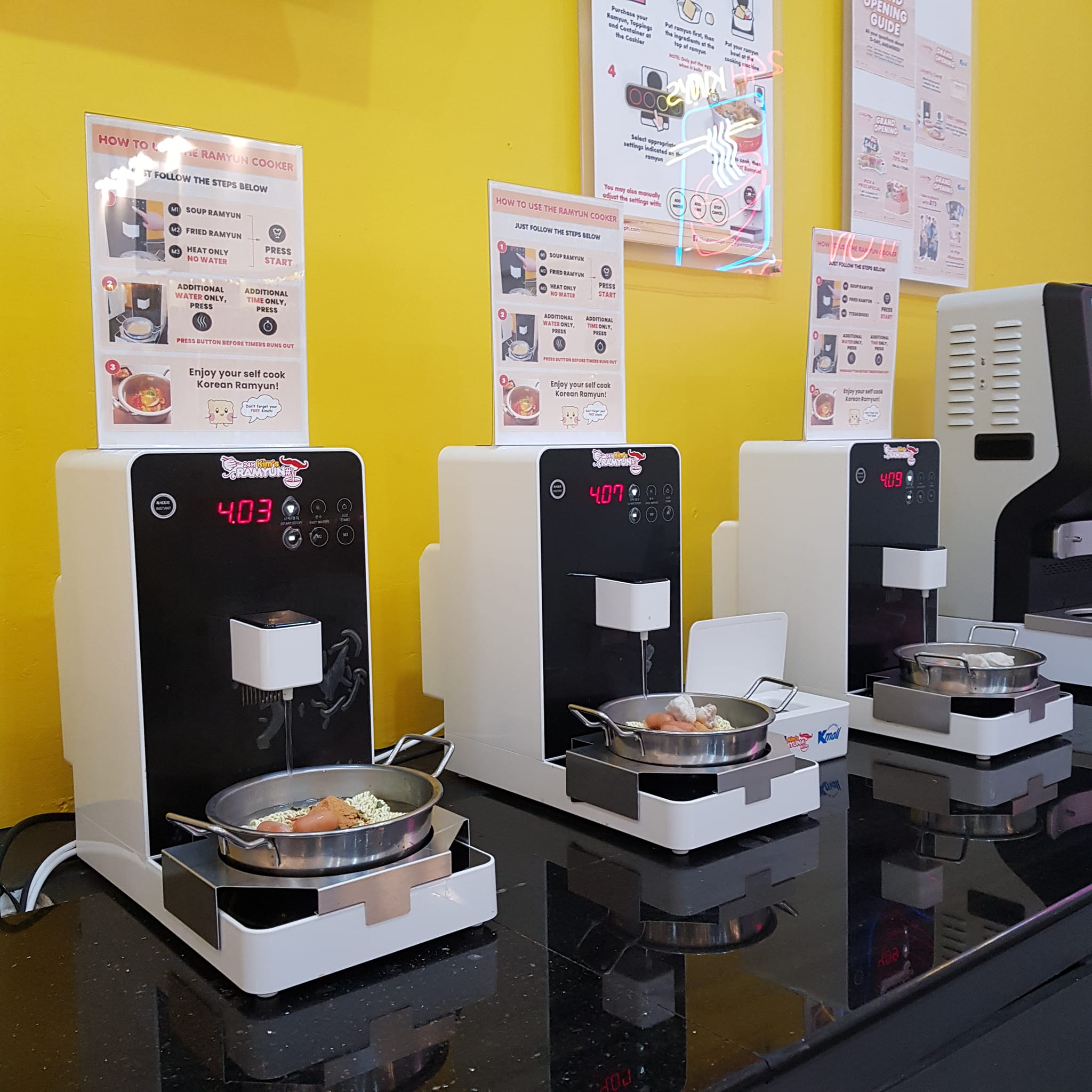 Kmall Philippines - Self service instant ramen machine