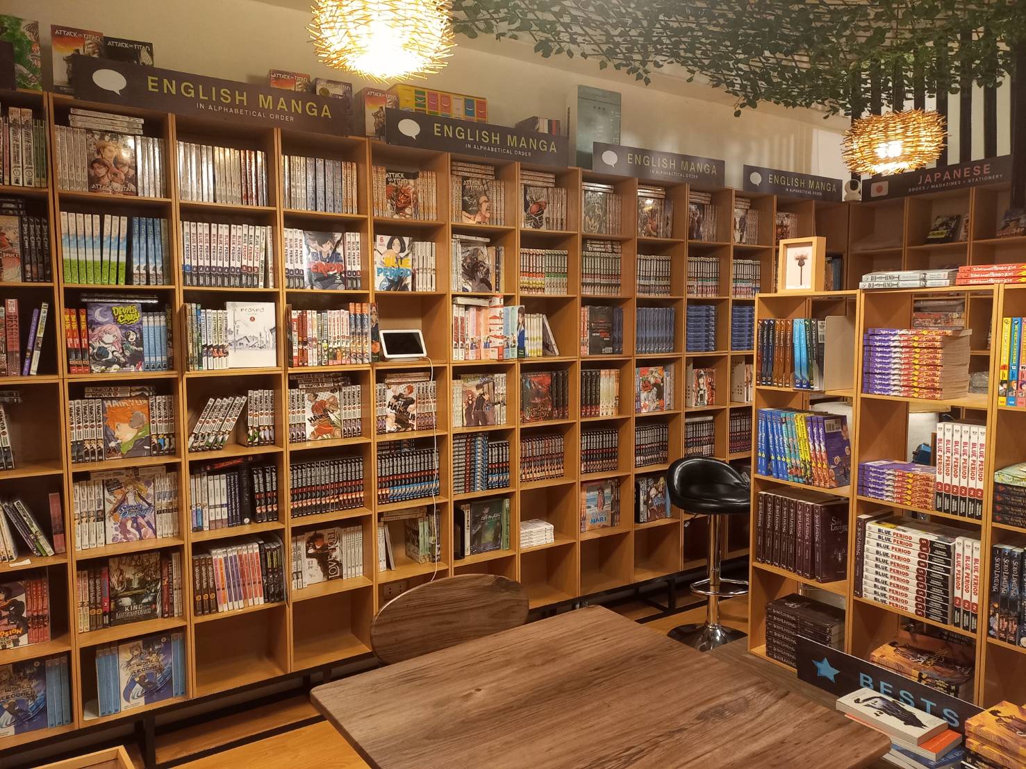 Tankobonbon - manga store bookshelves