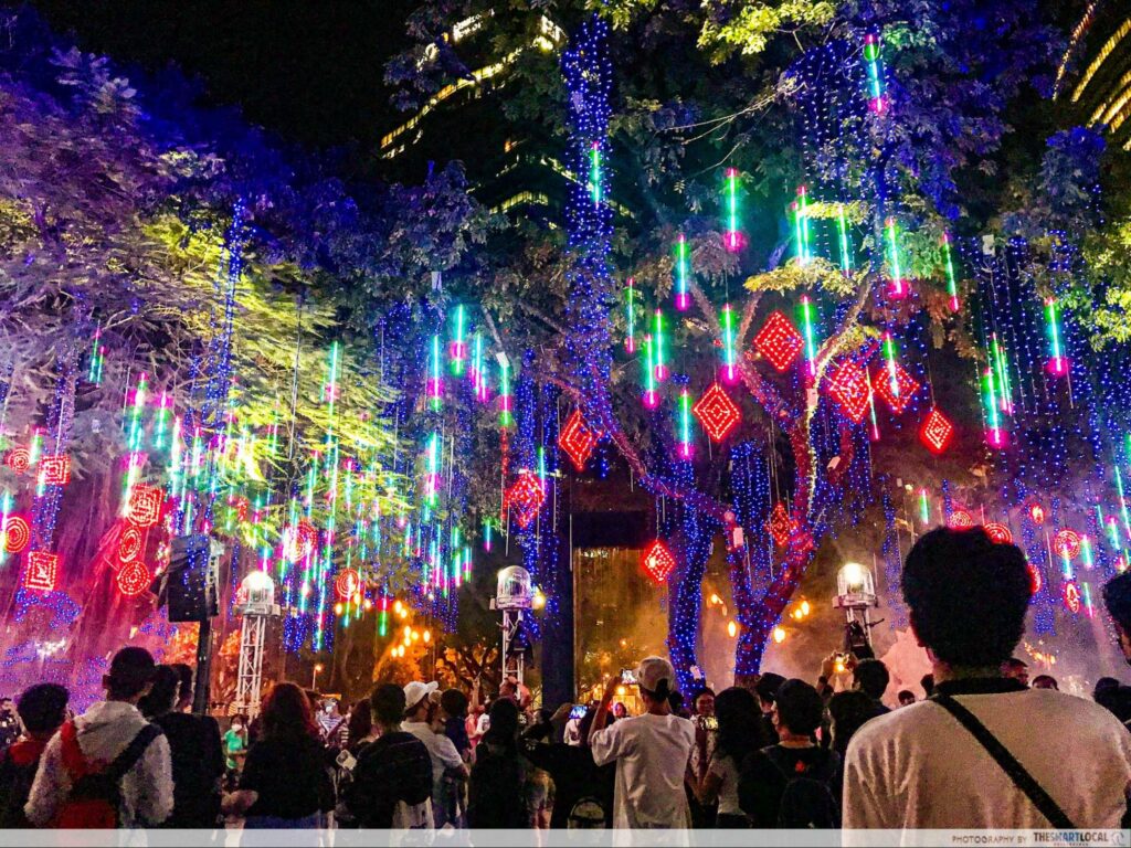 Ayala Triangle Gardens light show