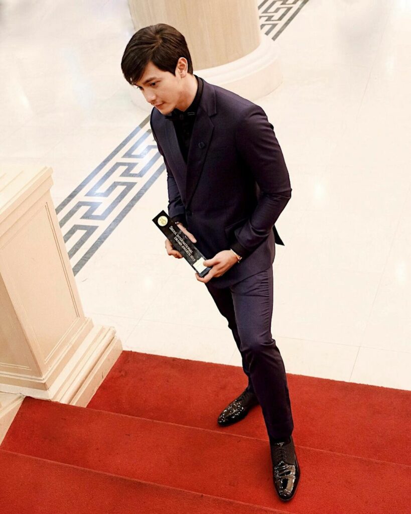 Filipino actors Alden Richards