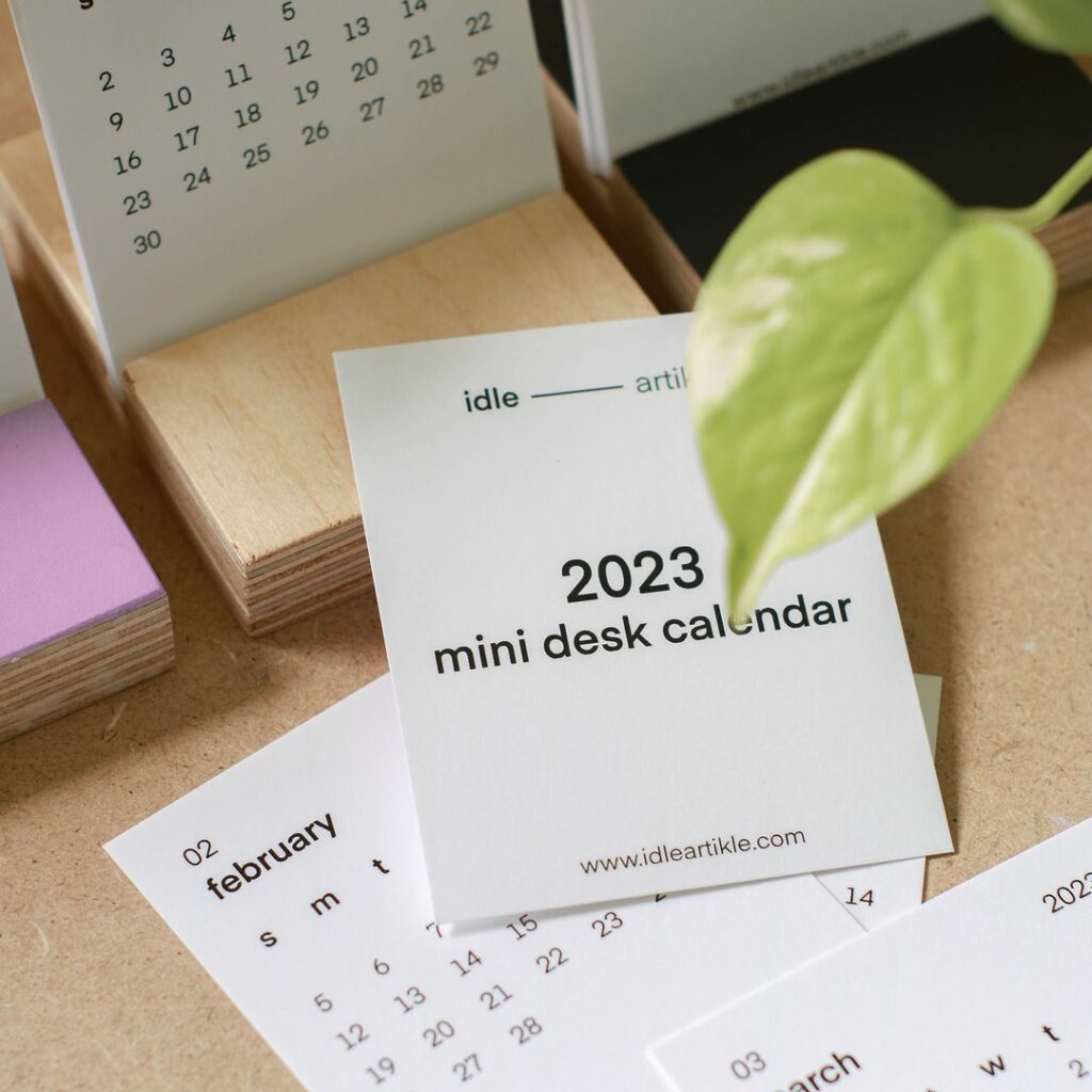 Loop Store mini desk calendar