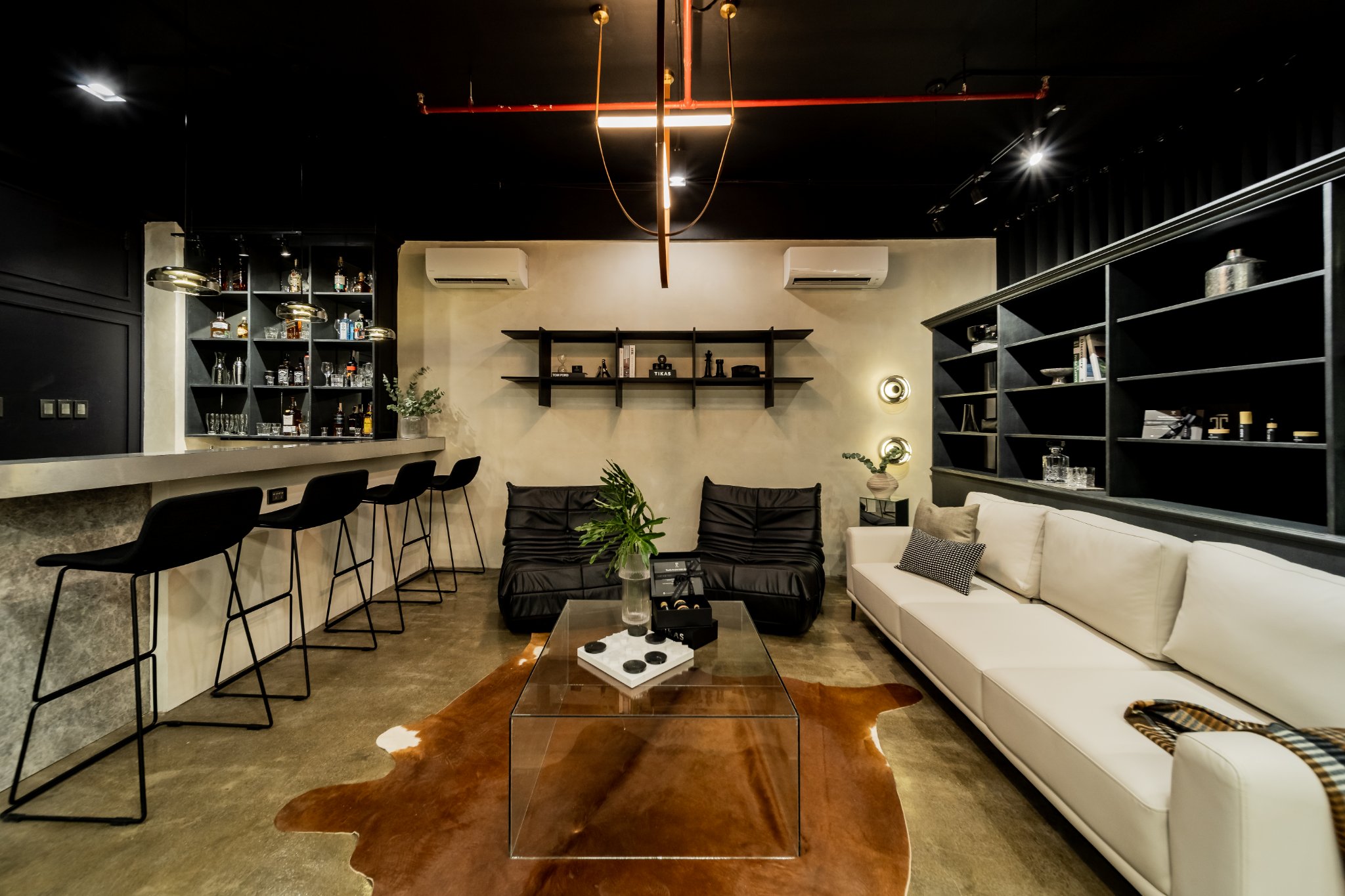 Tikas Grooming Lounge - bar and lounge