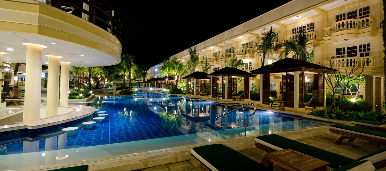 Henann Garden Resort - pool bar