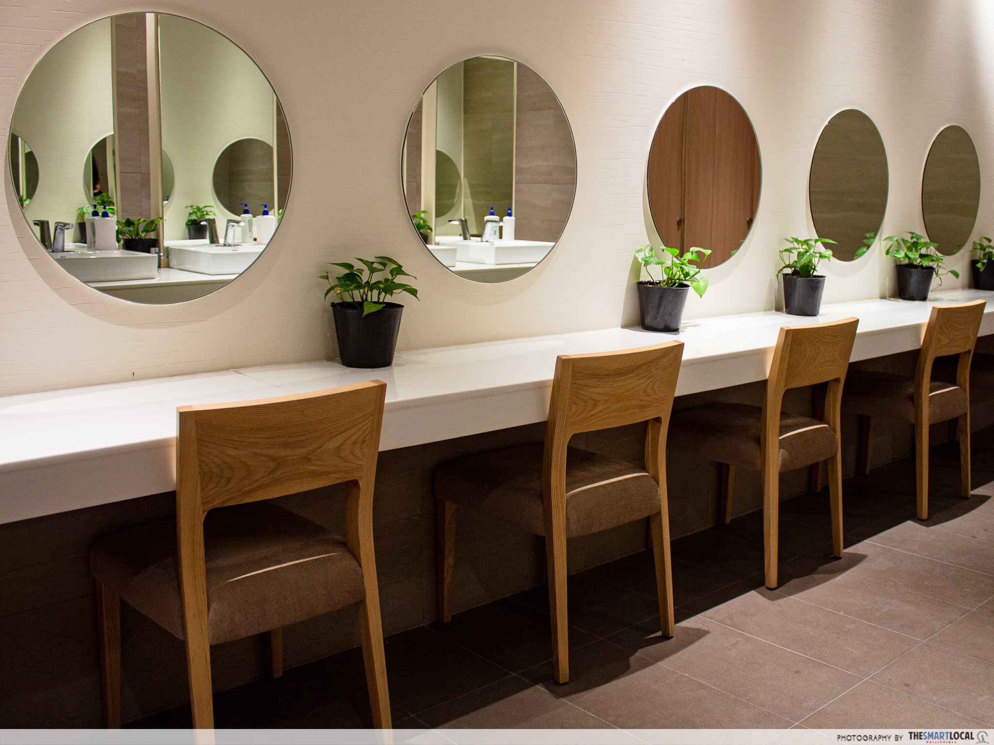 Mitsukoshi Mall - ladies room