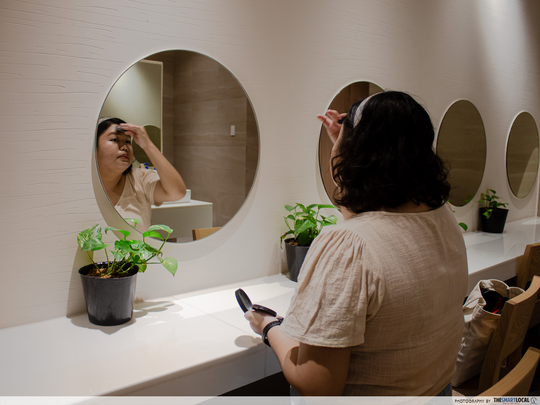 Mitsukoshi Mall - vanities in the ladies room