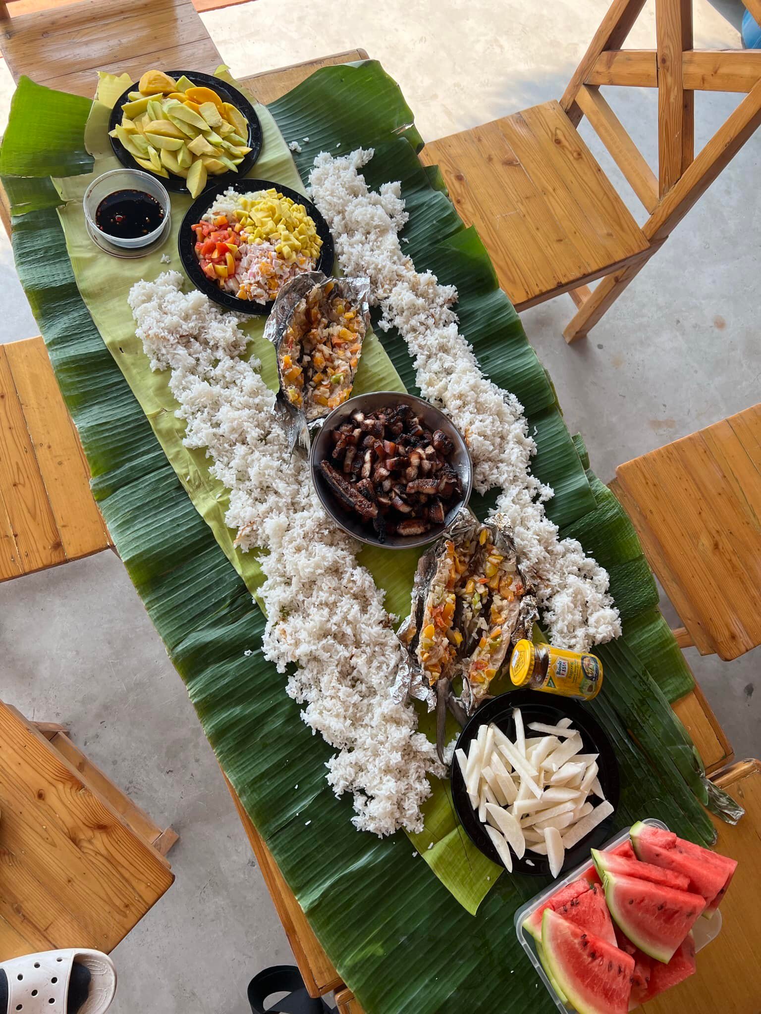 Piero Beach Resort - boodle fight