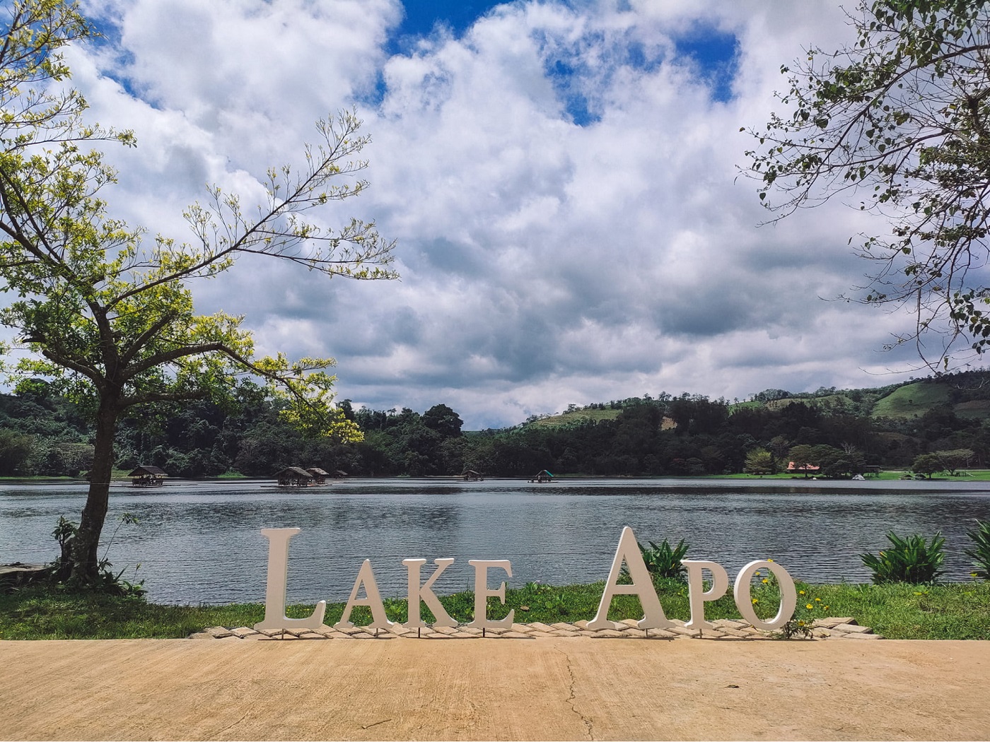 lake apo