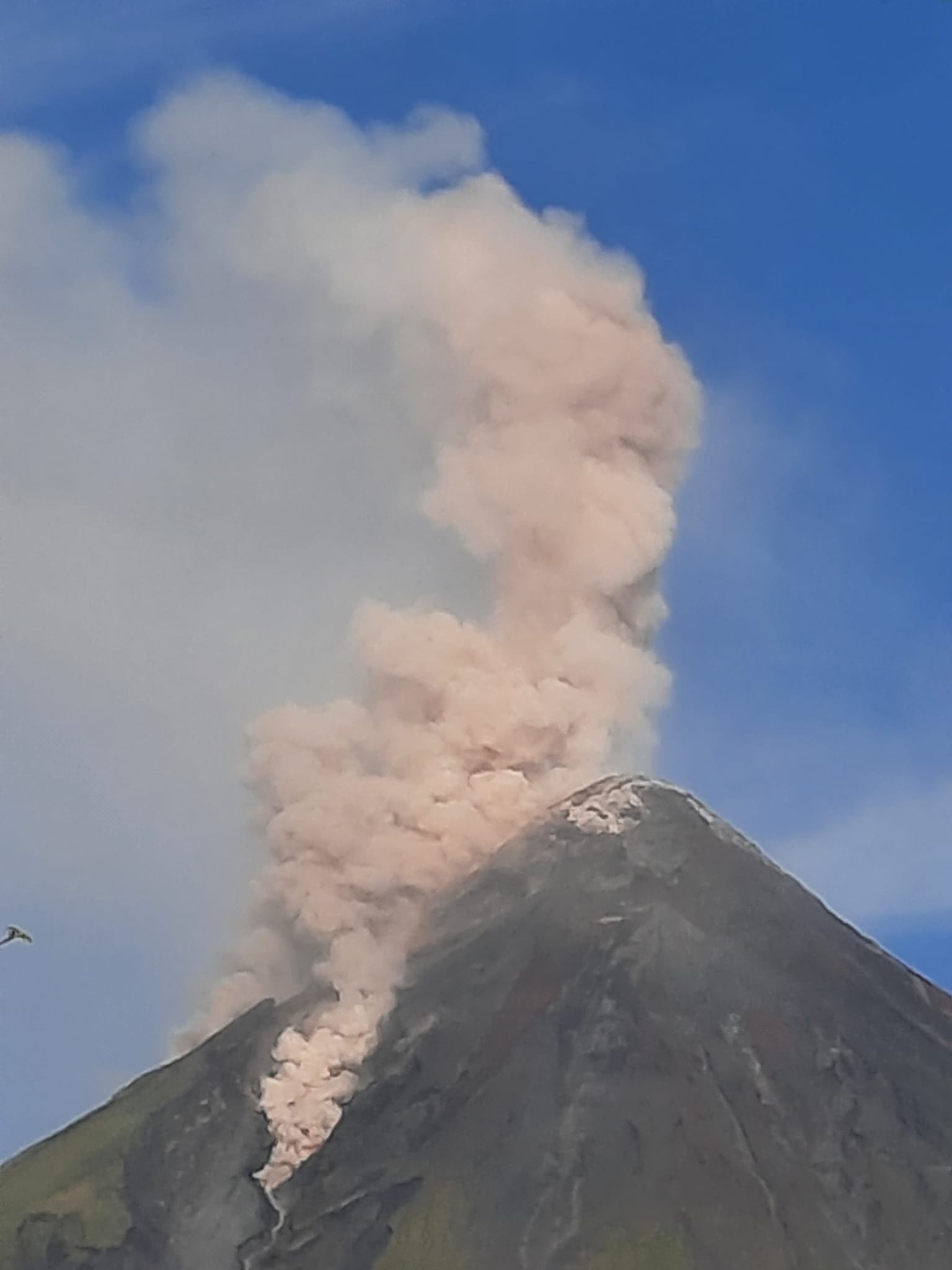 Mayon Volcano - alert level 3