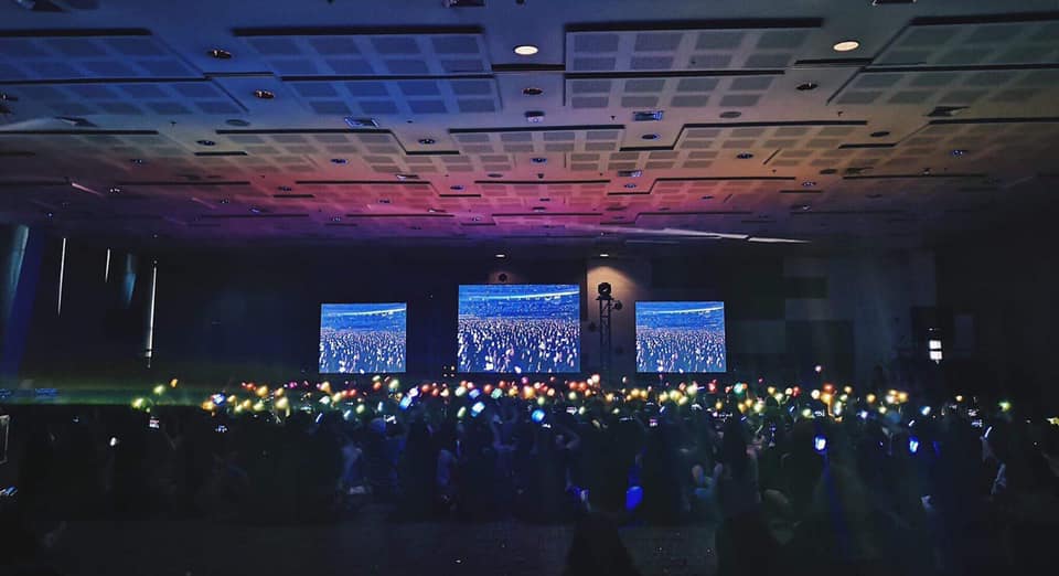 BTS ARMY Fan Festival 2023 - mga tagahanga at ilaw