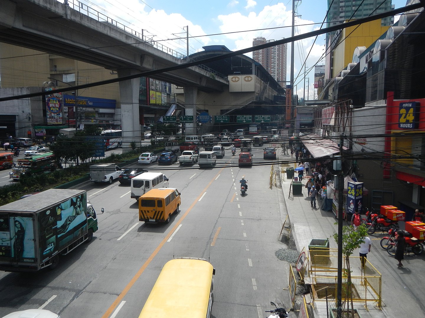 LRT-1 Roosevelt station