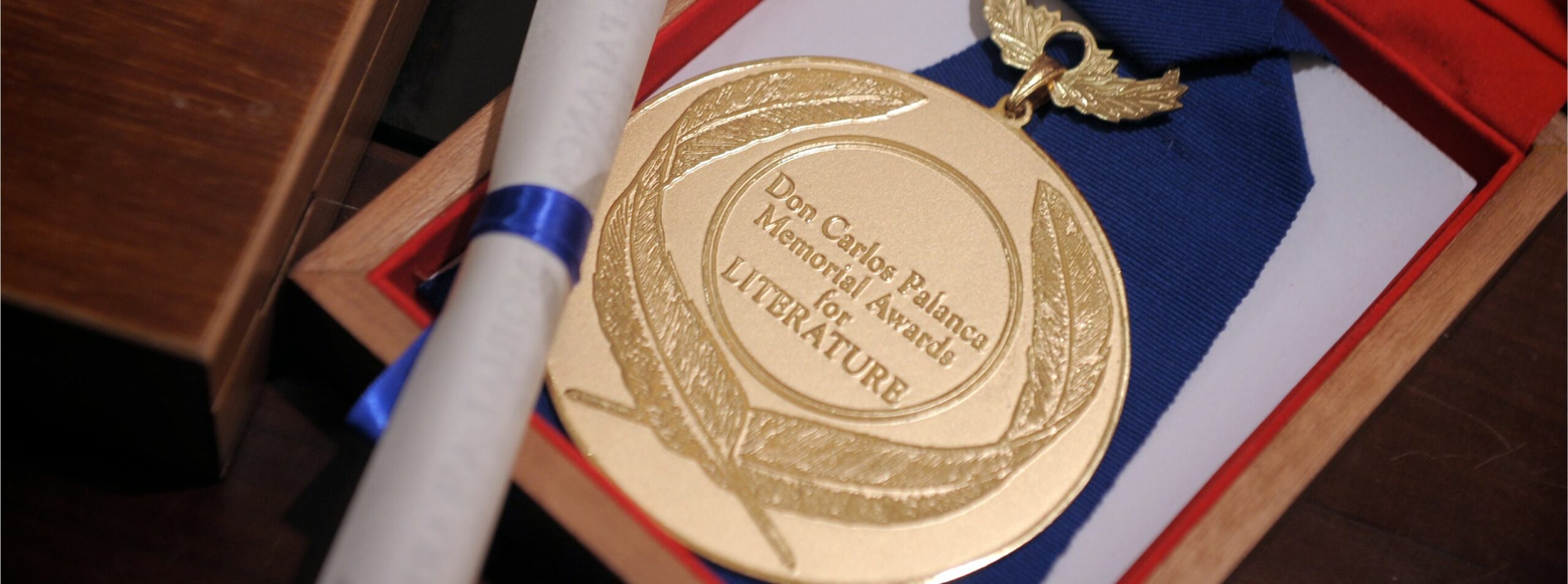 Carlos Palanca Memorial Awards Writers - medal